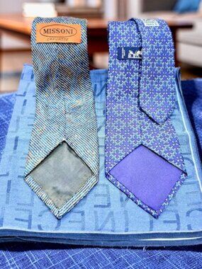 Set: 2 Classic Neck-Ties SilkHERMES Paris & MISSONI  +1 Celine Handkerchief(71
